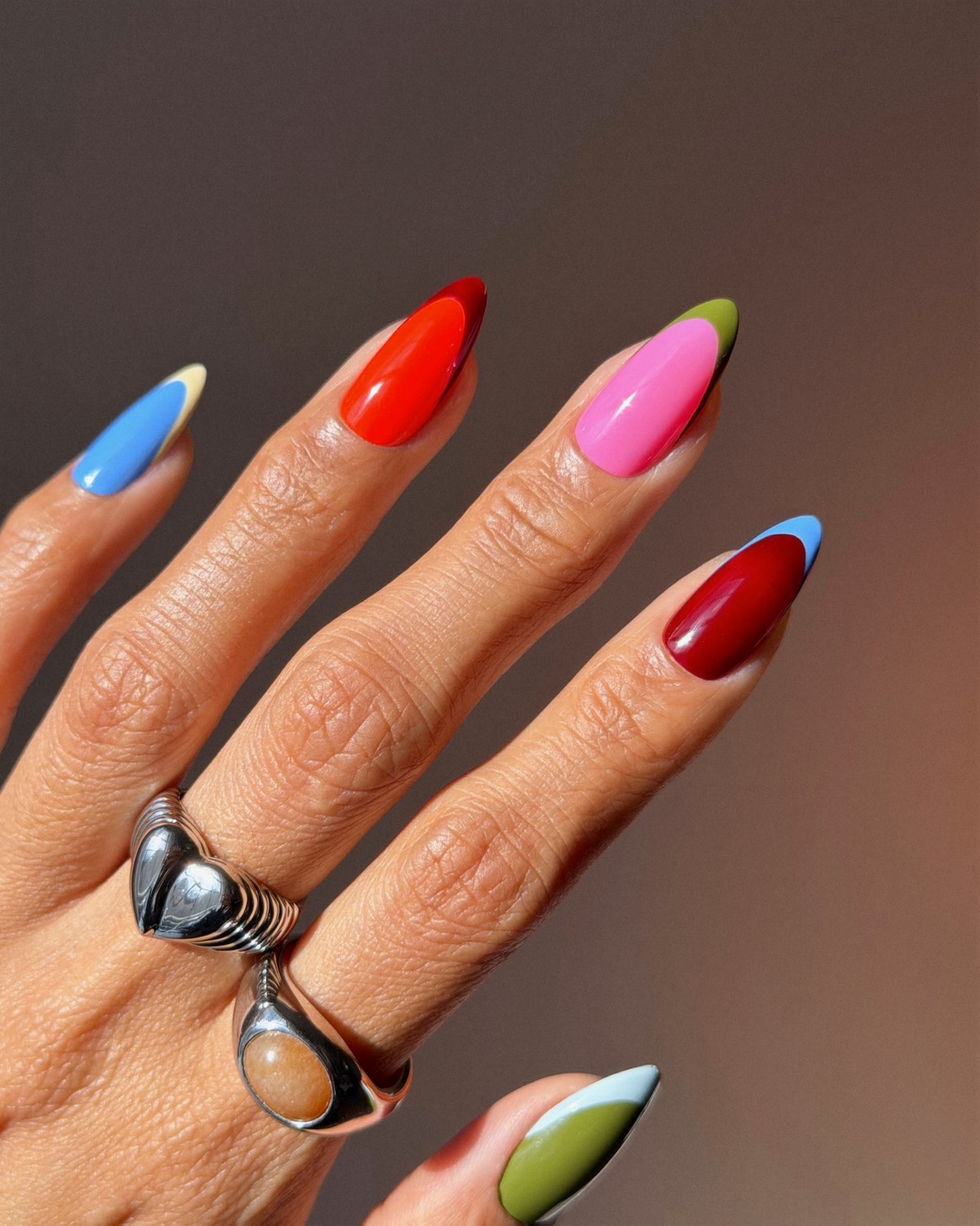 Френч на весну 2026: аккуратный маникюр, который носят чаще всего