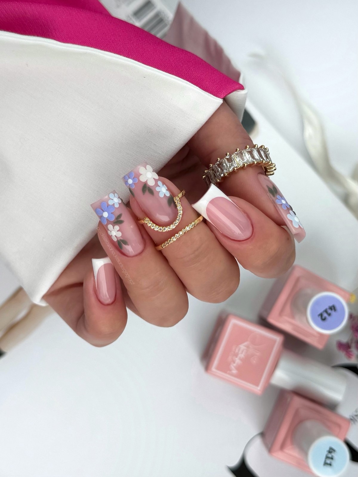 Френч на весну 2026: аккуратный маникюр, который носят чаще всего