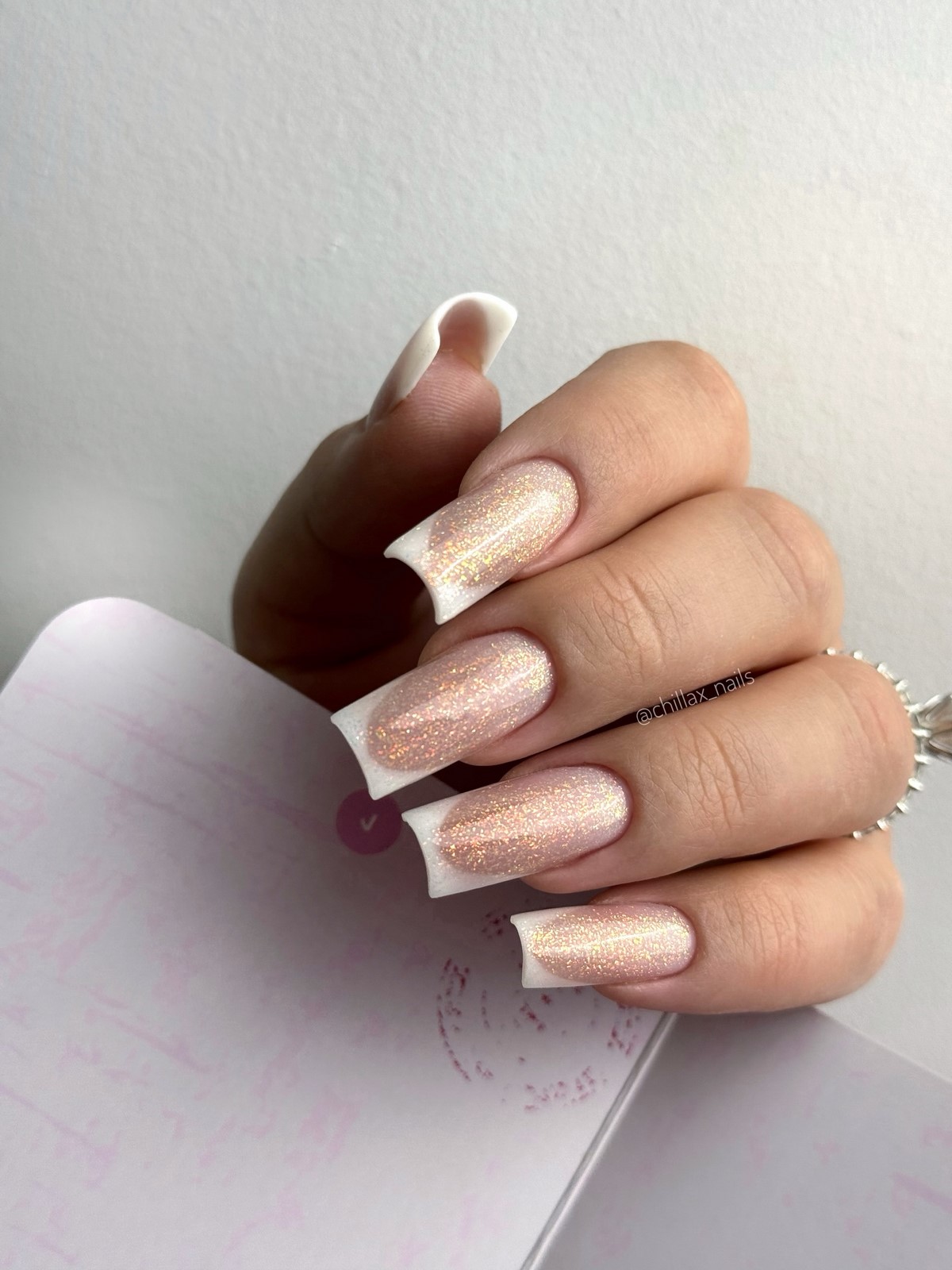 Френч на весну 2026: аккуратный маникюр, который носят чаще всего