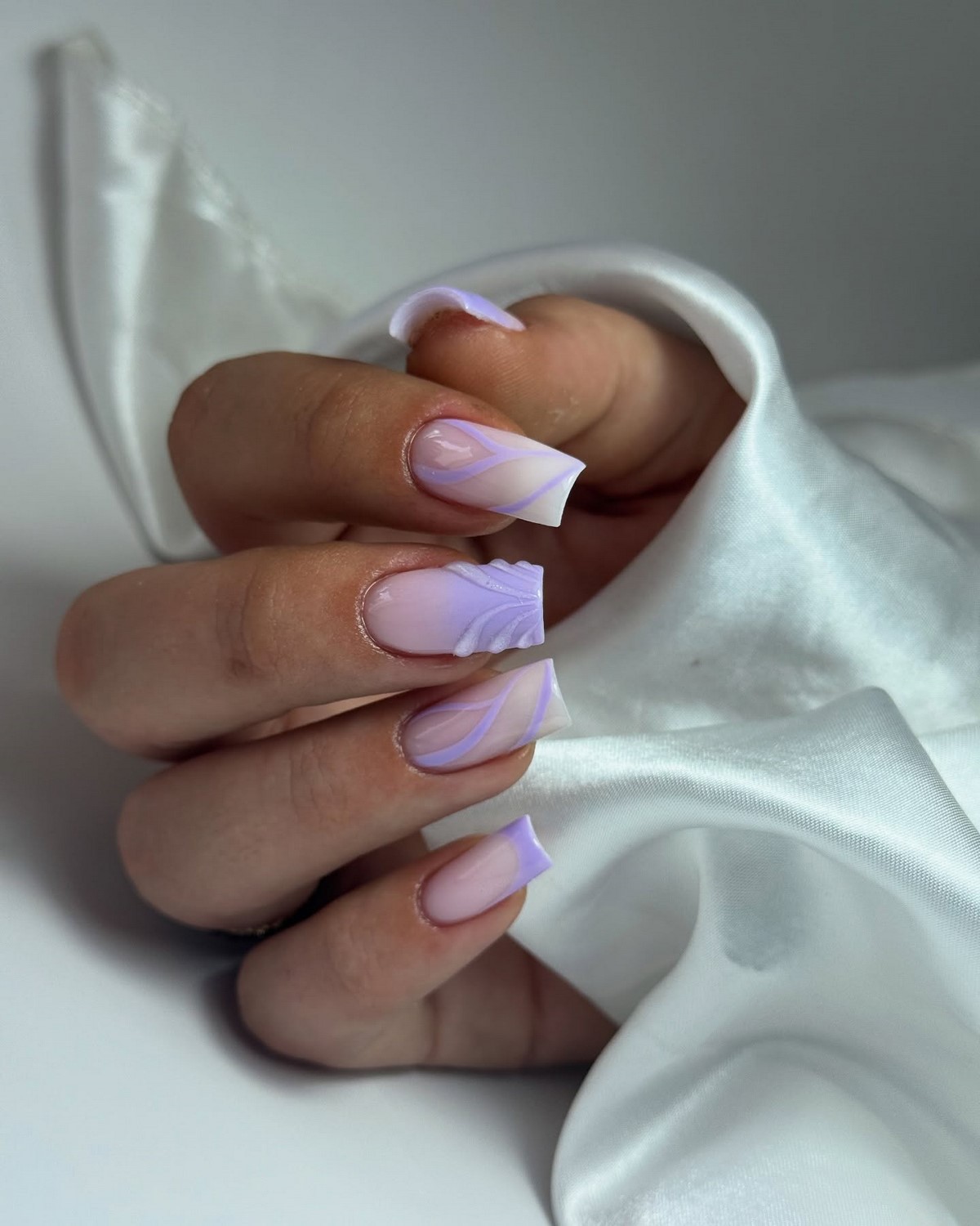 Френч на весну 2026: аккуратный маникюр, который носят чаще всего